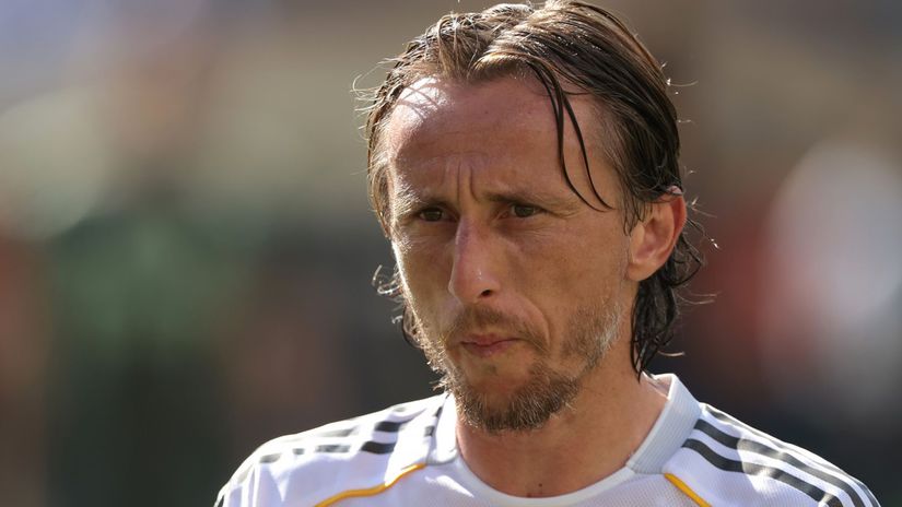 Cakaju ma velke vyzvy Modric podpise zmluvu