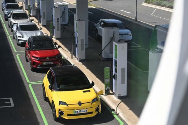 Megatest nabijania 10 elektrickych aut preveril pravdu Kolko to trva naozaj