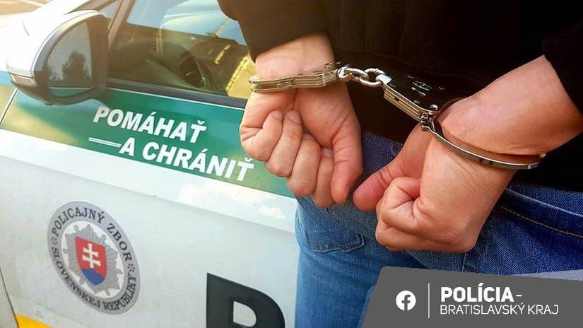 Recidivista po prepusteni hrozil zabitim policia ho zadrzala