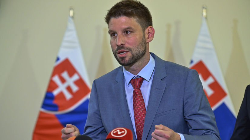 Simecka Ficova vlada vedome izoluje Slovensko od Europy