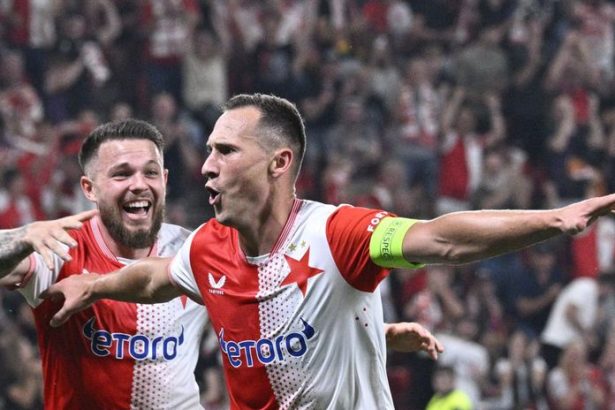 Suverenna Slavia so Schranzom Trio Slovakov v drese Slovacka obralo favorita o body