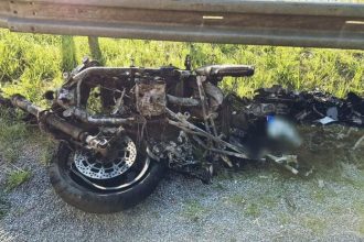 Tragedia nedaleko Hrinovej motorkar zomrel po zrazke s autom