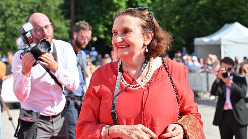 Vycercana Eva Holubova nasla pokoj v kupeloch