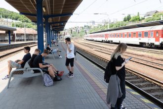 Cestujete vlakom z Banskej Bystrice do Bratislavy