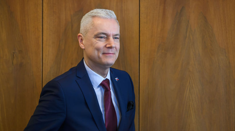 Ferencak ziada kolegov o hlasy pre navrhy