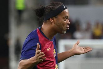 Priblizi sa k genialnemu otcovi Ronaldinhov syn rozbieha karieru v Anglicku