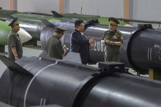 Severna Korea predstavila novu fabriku na rakety