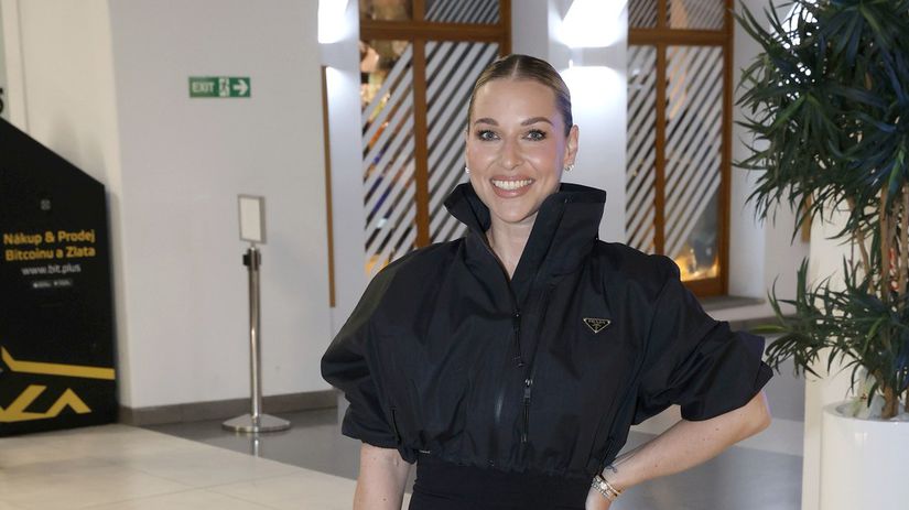 Manzel Cibulkovej po boku inej zeny a predaj mezonetu Kriza paru sa prehlbuje