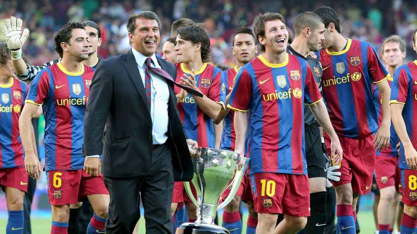 Chcem sa vratit na Nou Camp Messi nadchol fanusikov Sef Barcelony Laporta ich vratil na zem