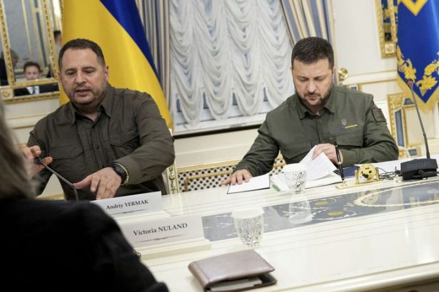 Jermak skoncil u Zelenskeho Korupcna kauza v energetike mu zlomila vez