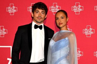 Najsexi pilot F1 Charles Leclerc poziadal o ruku partnerku Alexandra sa pochvalila prstenom za 500 tisic