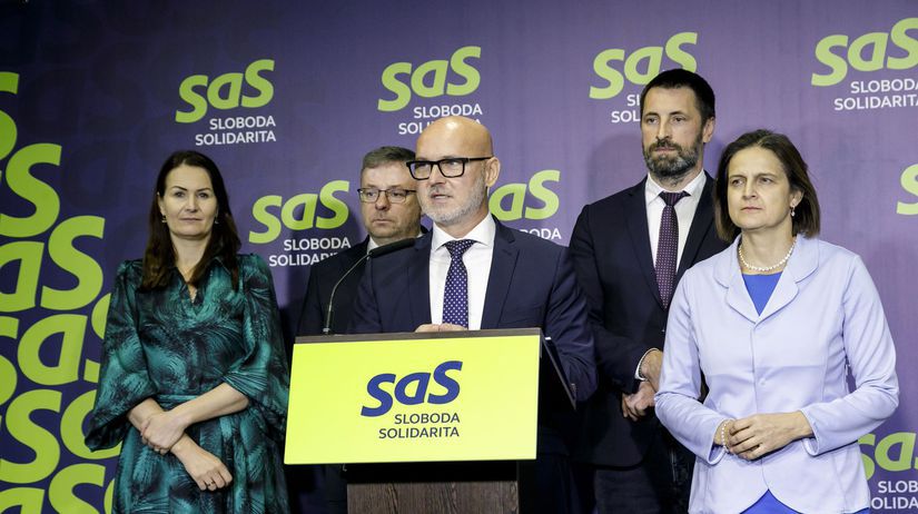 Nova posila liberalov Sef evanjelickych skol vstupuje do SaS Grohling odmieta zmenu kurzu