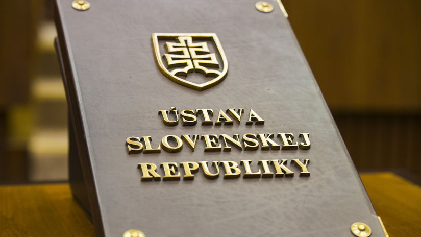 Od soboty plati zmena ustavy o dvoch pohlaviach