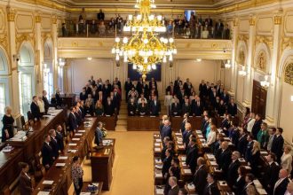 Okamura alebo Bartosek Cesi volia sefa snemovne
