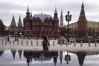 Protivzdusna obrana zostrelila dron smerujuci na Moskvu oznamil starosta
