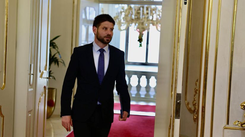 Simecka predstavil tienovych ministrov a rozdal im ulohy Miesta dostali Odor aj Korcok