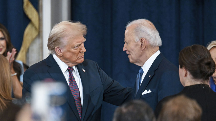 Trump zrusil Bidenove prikazy podpisane automatickym perom