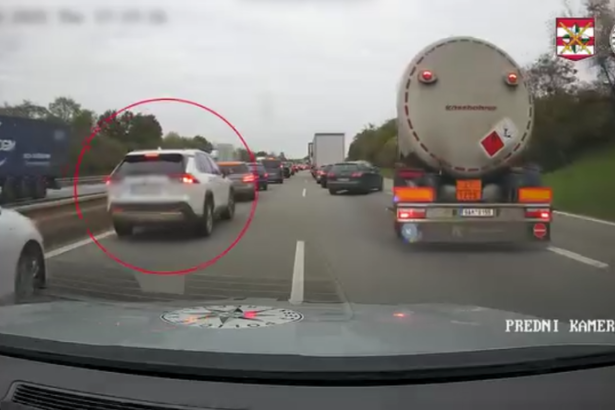 VIDEO Na dialnici sa ponahlali za novym zivotom