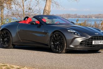 Aston Martin Vantage Roadster Zvuk ako podpis trakcna ako podpora