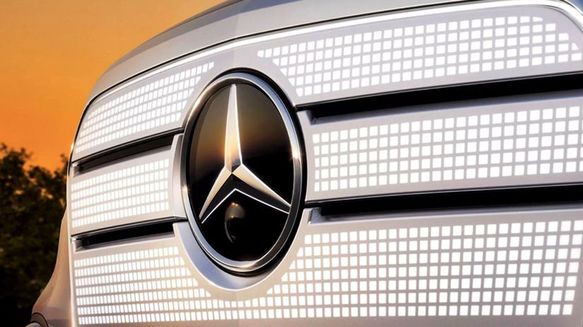 Cistky v Mercedese pokracuju sefdizajner odstupil