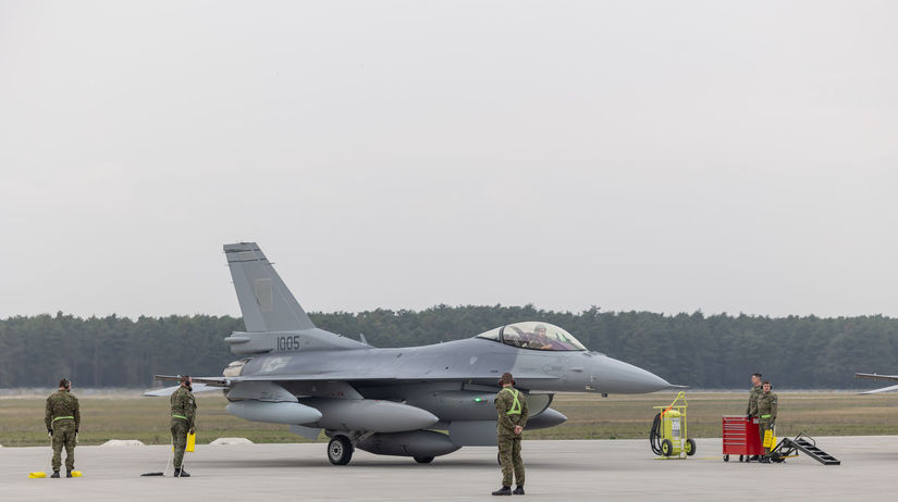 Hotovo Americania vyrobili vsetkych 14 slovenskych F 16 tri pridu vo stvrtok