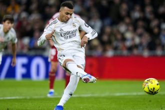 Real zmazal stratu na Barcelonu Mbappe vyrovnal rekord Ronalda