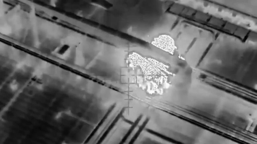 VIDEO Ukrajina prepisuje mapu bojov Prvykrat zasiahla tanker ruskej flotily v neutralnych vodach Stredozemneho mora