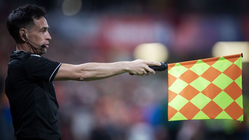 Ak toto prejde bude to revolucia vo futbale FIFA zacne testovat nove pravidlo o ofsajde