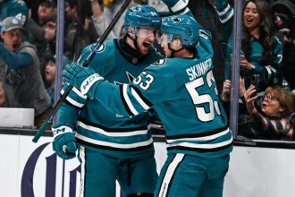 Najlepsi vykon v NHL kariere Trojgolovy Regenda ziaril v suboji proti Cernakovi