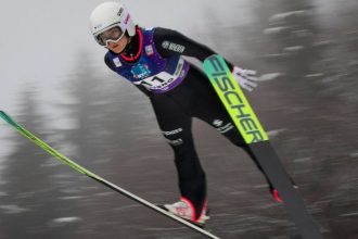 Pred skokmi sa radsej skryla u susedov Cinanky naucila hrat zolika Kapustikovu nezastavili ani zlomene nohy