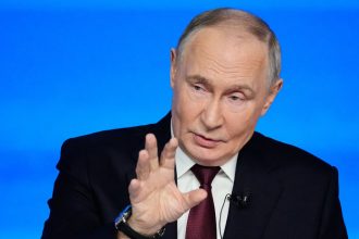 Ruska ekonomika sa zastavuje Vojna tlaci hospodarstvo do stagnacie