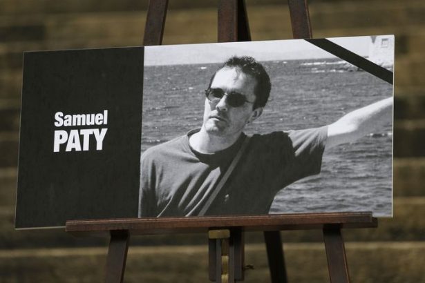Stali ho za karikatury Francuzsko znovu otvara sokujuci proces ktory otrasie krajinou