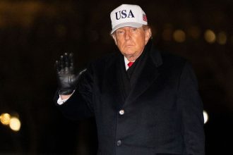 drasticky prepad ekonomickej nalady v usa ludia sa nectli tak zle viac ako 10 rokov ekonom ktory sa preslavil presnou predpovedou krzy v roku 2008 varuje pred apokalypsou