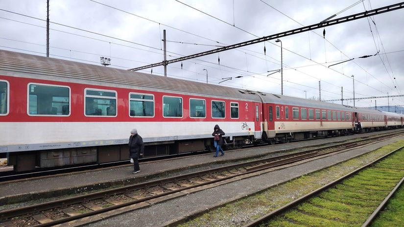 Cestovanie sa dnes poriadne komplikuje Zeleznice hlasia masivny vypadok
