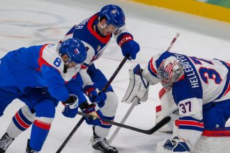 Dostanes ho pretoze si ho zasluzis Trump udel americkej hviezde ktora trapila Slovakov najvyie vyznamenanie