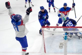 Drama so stastnym koncom Slovaci su stopercentni aj po zapase s Talianmi a vedu skupinu