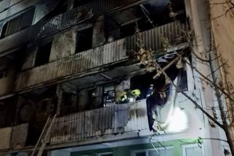 FOTO Nocny poziar v Bratislave vyhnal do zimy desiatky rodin