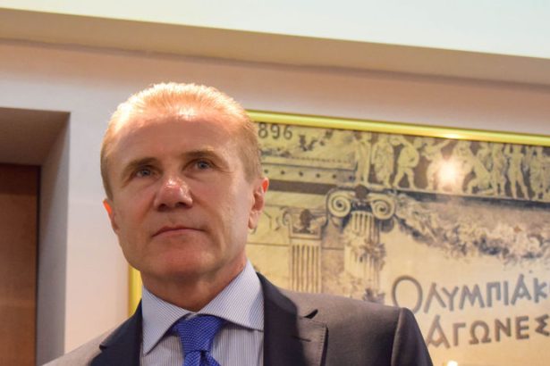 Legendarny Bubka padol do nemilosti V Kyjeve tvrdia ze si strazi jazyk Odoberie mu Zelenskyj nielen rentu ale aj vyznamenanie