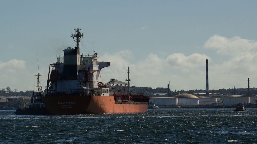 VIDEO USA zadrzali v Indickom oceane tanker ktory unikol z Karibiku a ignoroval Trumpovu blokadu