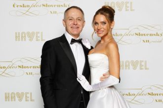 Veresova ako absolutna hviezda vefera v svadobnej robe dych vyrazajuca manzel na nej mohol oci nechat