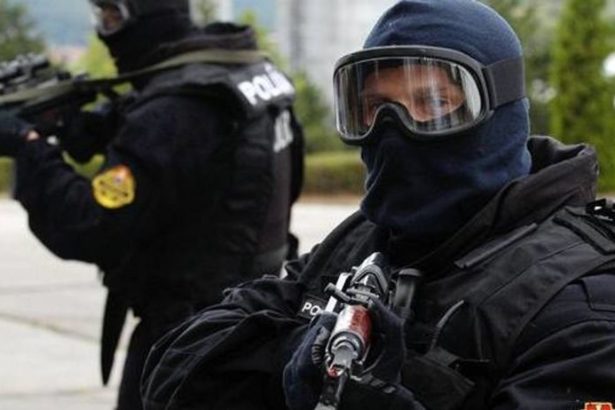 Akcia Asterix Policajt skoncil vo vazeni obvinili ho z predaja steroidov