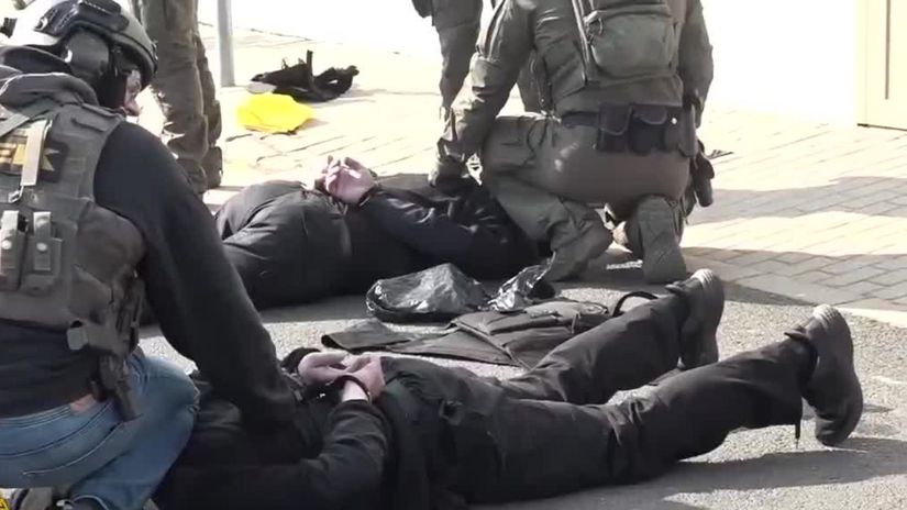Byvaly ukrajinsky agent prehovoril o prenosu spinavych penazi cez Madarsko ovladat ich ma priamo Zelenskyj