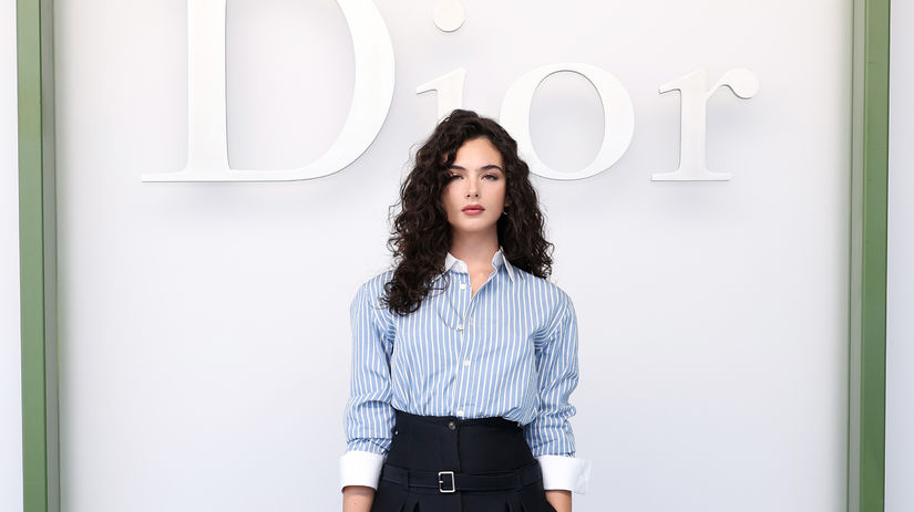 Jedna je dcerou milovanej Bellucci druha sa narodila najznamejsej ukrajinskej modelke Dcery slavnych kras uz fascinuju aj bez svojich mam