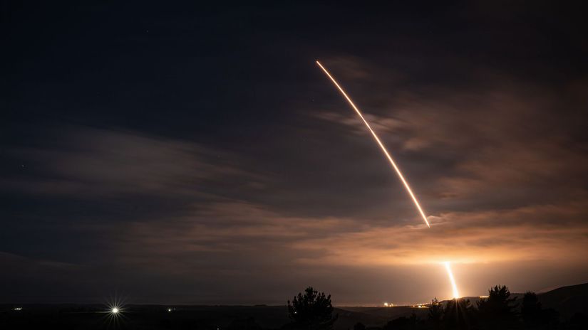 Obrana aliancie v pohotovosti Krajine NATO letela balisticka raketa preletela cez dva staty