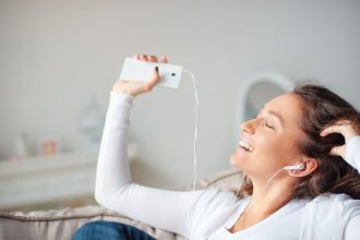 Prekvapujuci trik radikalne znizuje pocity uzkosti stacia vam len sluchadla a 24 minut casu