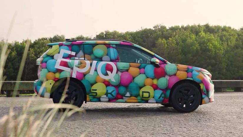 Prve zoznamienie Ocakavana najmensia Skoda Epiq zaujala aj ked zamaskovana