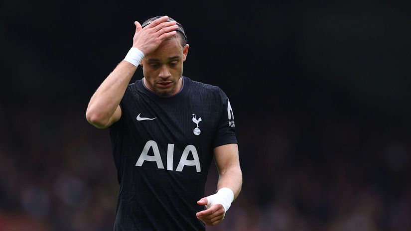 Radikalne skrty platov v pripade padu Slavna znacka na pokraji zostupu z Premier League