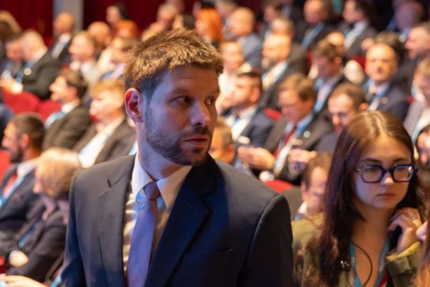 Simecka nemal protikandidata a zostava predsedom PS Uhadnete s ktorymi stranami okamite vylucili spolupracu