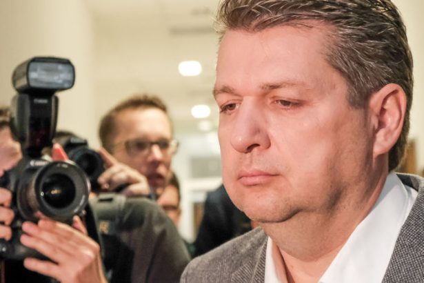 Stary skandal novy proces Basternak opat riesi Bonaparte na sude