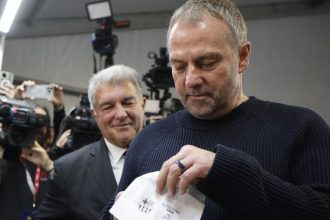 Trapas brankara ter Stegena pred urnou Barcelona zvolila Laportu na dalsich pat rokov